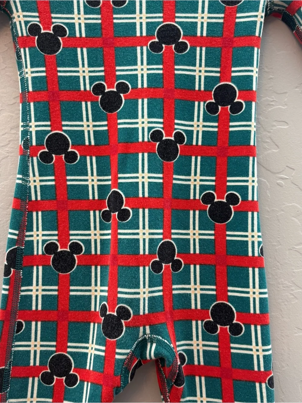 Hanna andersson disney mickey holiday christmas plaid baby sleeper 75 cm 12-18